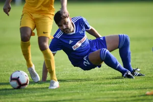 sport_12092020_fussballgreifenseeeffi_dku__3__preview Am Boden: Für den FC Effretikon (Fahrudin Adilovic) ist die Ausgangslage durch die verkürzte Saison aussichtslos.