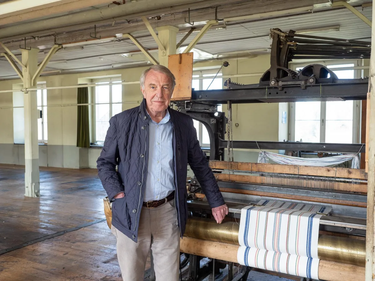 Hans-Felix Jucker besitzt noch einen Schlüssel für die alte Fabrik. (Foto: Annabarbara Gysel)