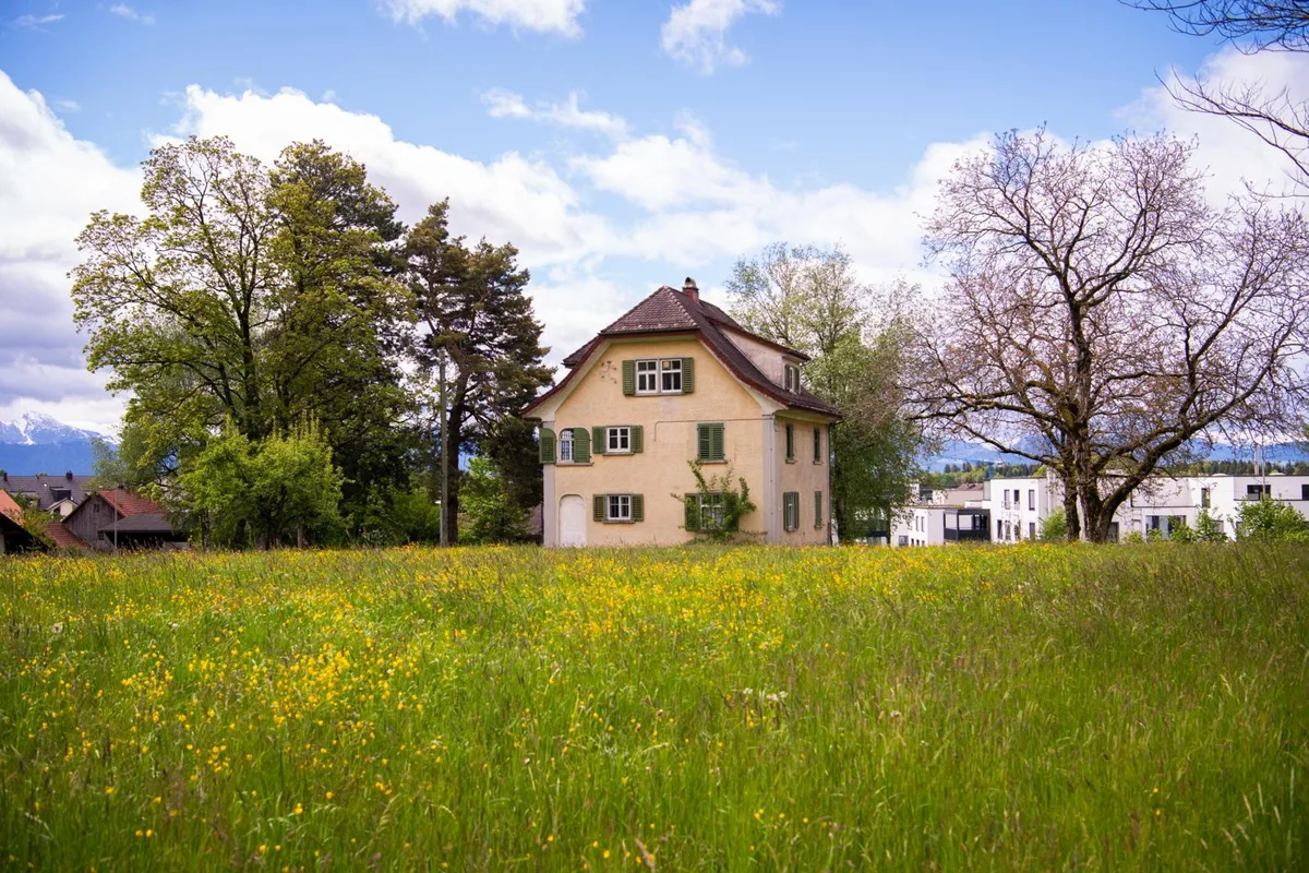 hinwil_17052021_kemptnerstrasse8_sbo_8_preview Die Kemptnerstrasse 8 bleibt vorerst im Besitz der Gemeinde. Was mit der Liegenschaft künftig geschieht, steht in den Sternen.