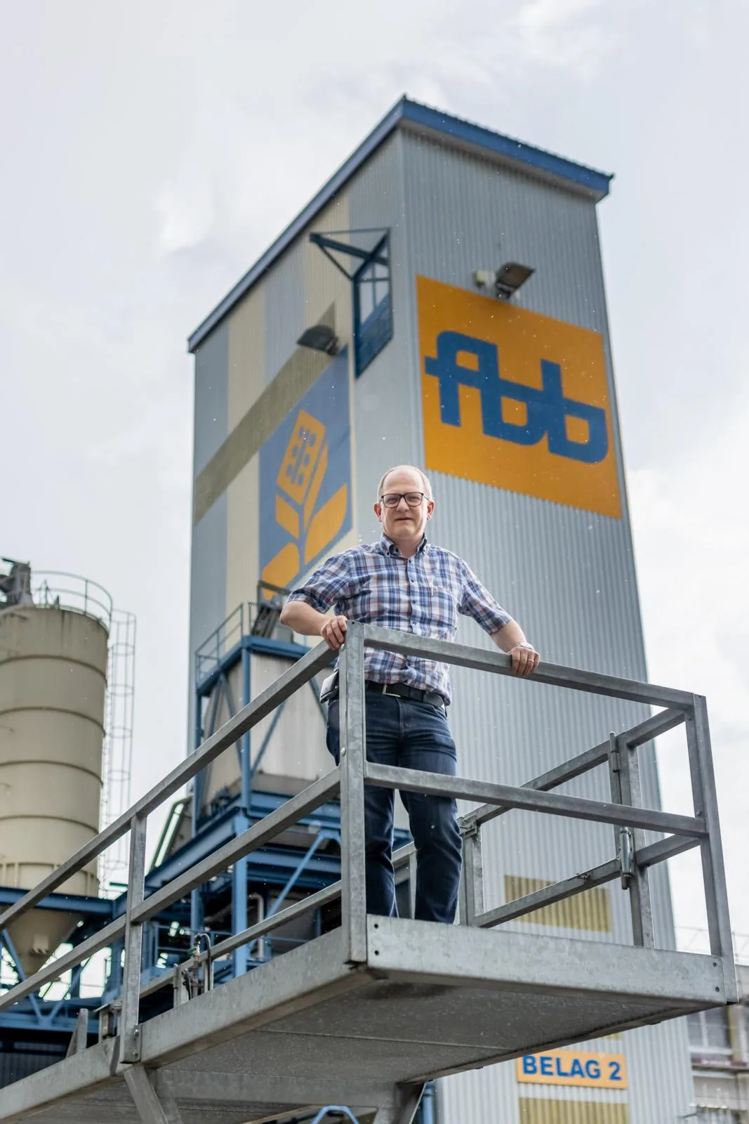 hinwil_29062021_fbb_crm_1_preview Heinz Abegg von der FBB ist bemüht, dem Problem auf den Grund zu gehen. , BB Frischbeton + Baustoff AG stellt in Hinwil Kalkstandstein, Beton, Guss- und Walzasphalt. , Den Standort in Hinwil gibt es seit über 50 Jahren.