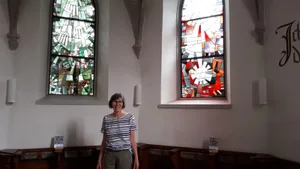 kirchenfenster1_preview Kirchenpflegerin Imke Tramm hatte die Idee für die Audio-Ausstellungen mit den QR-Codes.