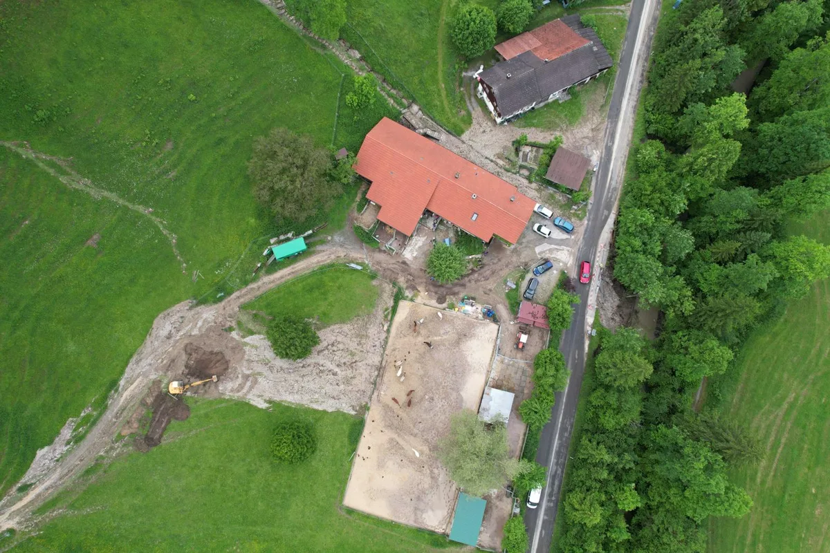 photo_1080295505_dji_81_jpg_11116773_0_202168142924_photo_original_preview Das Gewitter vom Montagabend hat Wila stark getroffen. Im Bild der Ponyhof Bonnie Ponies im Steinenbachtal.