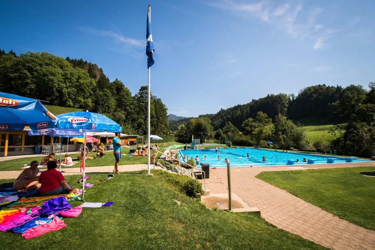 steg_02082017_baditeststeg_sbo_9_preview Die Gemeinde Turbenthal gibt Jugendlichen den ZVV-Ferienpass gratis ab.
