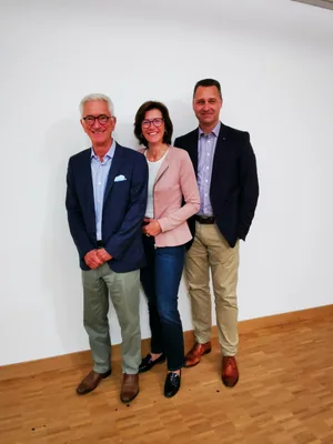 fdp-kandidaten%20gross_preview Mit Jürg Schuler (links), Sandra Elliscasis und Stefan Lenz streben die Wetziker Freisinningen drei Stadtratssitze an. , Nicht die Stadtpräsidiumsübergabe, dafür Gratulation von Stapi Rüfenacht an die scheidende Ratspräsidentin Elliscasis im 2018. , Henry Vettiger (SVP) unternimmt den dritten Anlauf ins Stadtpräsidium., Pascal Bassu soll es für die SP richten und das Stadtpräsidium erobern.