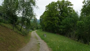 030621_hoehenweg%20wila_gaeh_7_preview Bei der Asphaltierung des Höhenwegs liegt der Ball nun beim Bezirksrat.