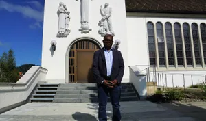210902_mawanzi_bes_2_preview Das Amt als Priester ist für César Mawanzi sehr facettenreich., César Mawanzi als Student in Innsbruck., 1996 wurde Mawanzi zum Priester geweiht.