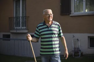 maroni%202_preview 50 Jahre lang hat der 77-Jährige die Liegenschaft an der Brunnenstrasse 4 betreut., Cirillo Maroni auf seiner Terrasse., Ab dem 1. Oktober gibt Cirillo Maroni den Job als Hauswart auf.