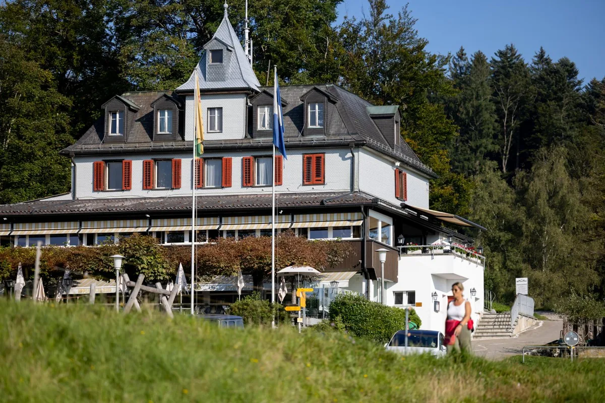 uster_03092021_hochwacht_crm_9_preview Das Restaurant Hochwacht schliesst Ende Jahr. , Pächter Fredi Jost und Geschäftsführer René Heiz haben ihren Pachtvertrag gekündigt., Corona habe ihnen zugesetzt - sowohl wirtschaftlich als auch psychisch., Der Kanton prüft derzeit eine Sanierung mit allfälliger Zwischennutzung der Hochwacht.