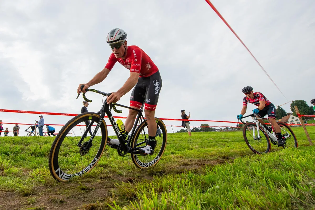 Strenges Programm: Kevin Kuhn (links) bestreitet in den USA drei Weltcup-Rennen in etwas mehr als einer Woche.
