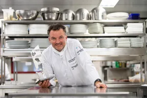 bubikon_06102021_berufsbildnerdesjahres_sbo_9_preview Domenico Miggiano wurde zum Ausbildner des Jahres gewählt., Seit 21 Jahren führt er den Landgasthof Löwen in Bubikon