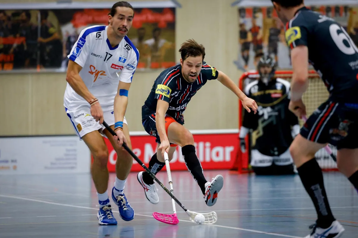 sport_12112021_suter_crm_6_preview Für den UHC Pfannenstiel und Simon Suter endete in den Achtelfinals das Cup-Abenteuer., Auch beim UHC Pfannenstiel geht Simon Suter noch mit dem unbedingten Siegeswillen aufs Feld.
