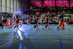 sport_24112019_unihockey_crm_20_preview Das NLA-Unihockeyteam des UHC Uster ist seit jeher das Zugpferd der Uster Games., Auch Biber Bibo dürfte an den Uster Games wieder seine Aufwartung machen.