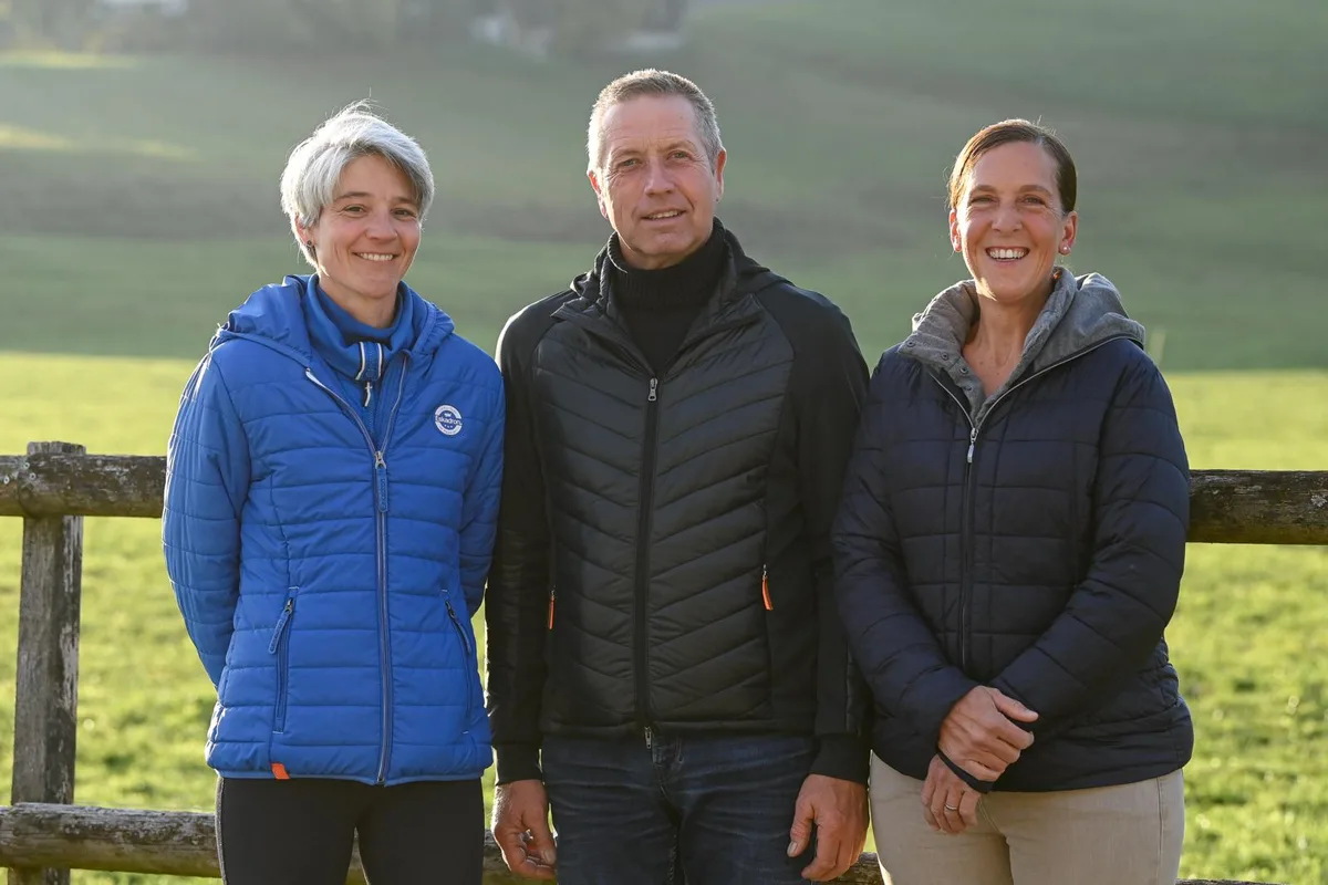 Arbeiten gut zusammen: Die drei OK-Präsidenten (v.l.) Corinne Rapold, Daniel Steinmann und Katrin Meier., Olympiastarterin Estelle Wettstein wird in Rüti ebenfalls teilnehmen.