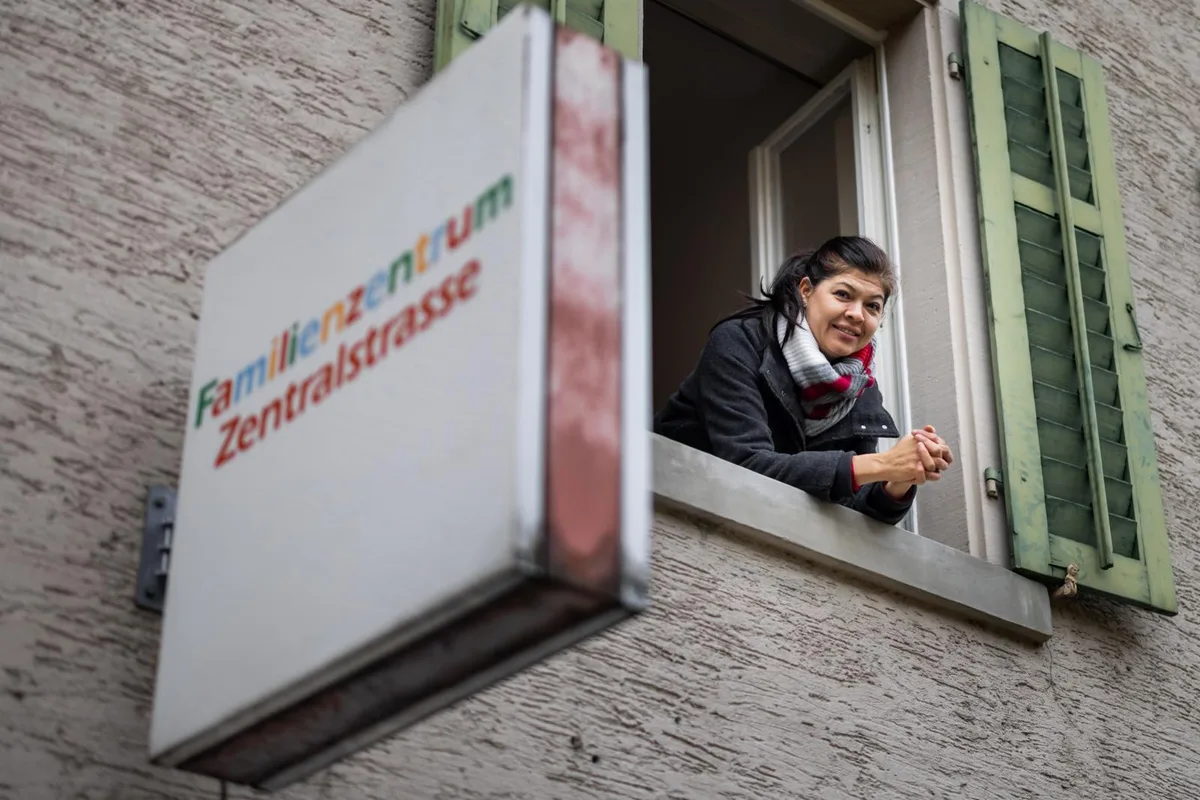 uster_06122021_famzentrum_crm_9_preview Mónica Restrepo Ángel ist Teil des «Teléfono de la esperanza», das neu Kurse im Ustermer Familienzentrum anbietet. , Die gebürtige Kolumbianerin lebt seit zehn Jahren in Uster. , Sie hilft in mehreren Integrationsprojekten mit und setzt sich für die Integration der spanischsprachigen Community ein.
