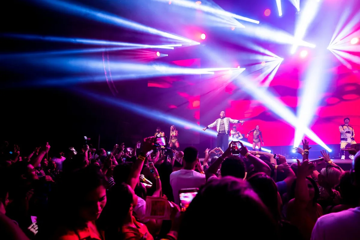 Daddy Yankee auf der Bühne. 