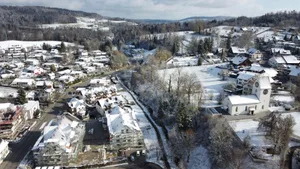 weisslingen_winter_dorfzentrum_03_sgr_preview Weisslingen ist nach einer Erhöhung um satte zehn Prozentpunkte nicht mehr die steuergünstigste Gemeinde im Bezirk Pfäffikon.