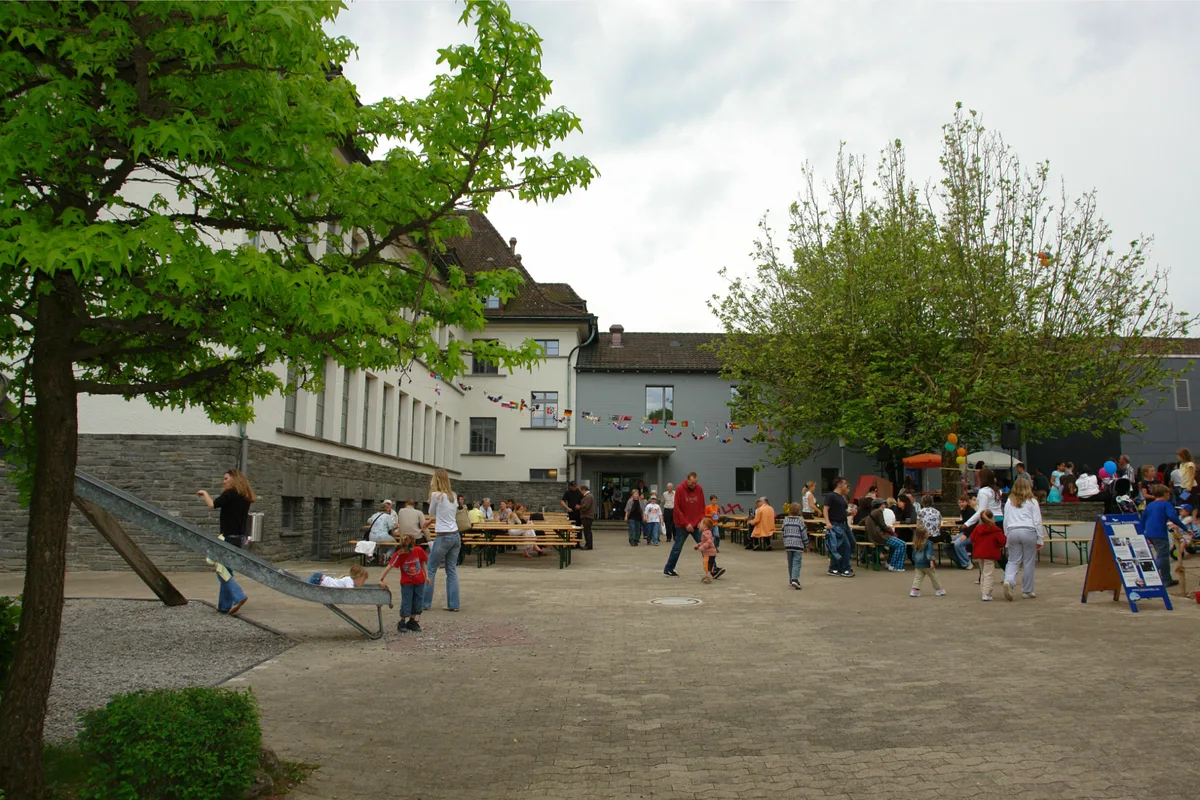 0828250_preview 2008 wurde ein Teil des Schulhaus Schlimperg saniert: Jetzt plant der Stadtrat von Illnau-Effretikon die Erweiterung der Anlage.