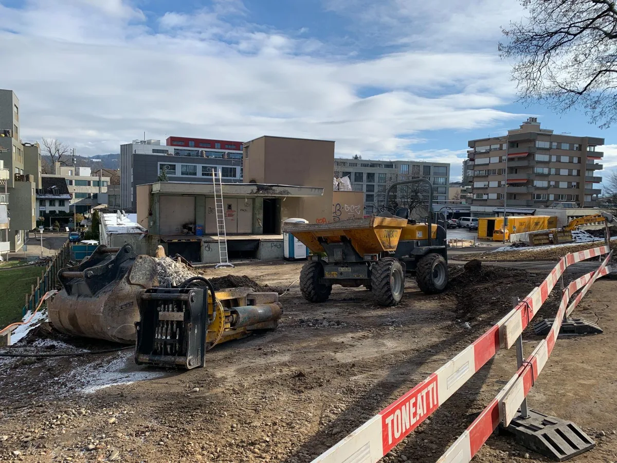 Die Baustelle der Zentrumsüberbauung Metropol ist zu sehen.