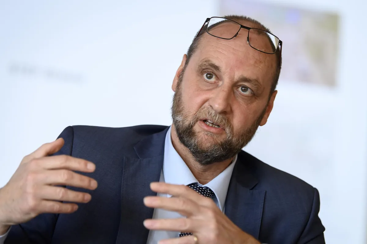 Die Kostenwirksamkeit beim Oberlandautobahn-Projekt ist für Jürg Röthlisberger, Direktor des Astra, sehr gut.