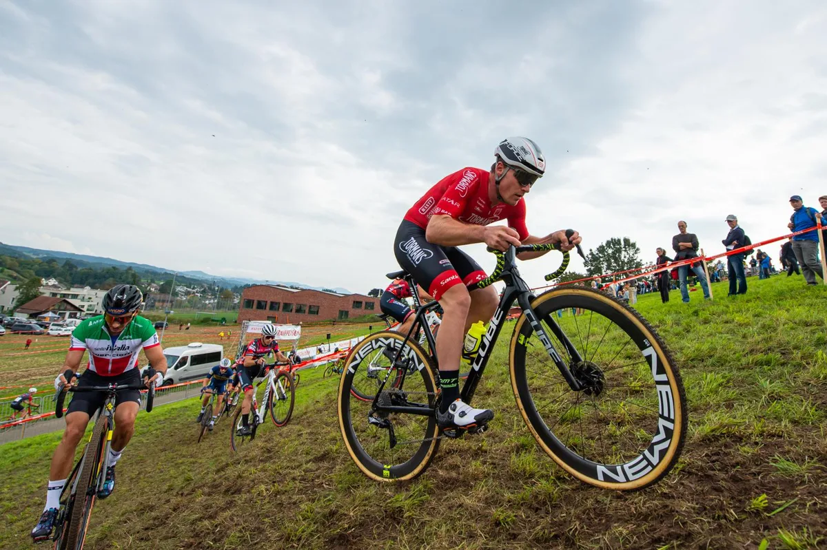 https-zueriost-ch-sites-default-files-elvis-media-2022-01-sport_radsport_radcross%2520illnau_26092021_pif-8_preview-jpg Der Saison-Höhepunkt kann kommen: Kevin Kuhn (rechts) packt die WM zuversichtlich an.