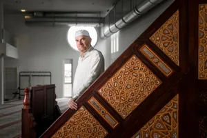 https-zueriost-ch-sites-default-files-elvis-media-2022-01-uster_17102019_moschee_crm_19_preview-jpg Imam Kaser Alasaad ist für das Grabfeld in Effretikon dankbar.