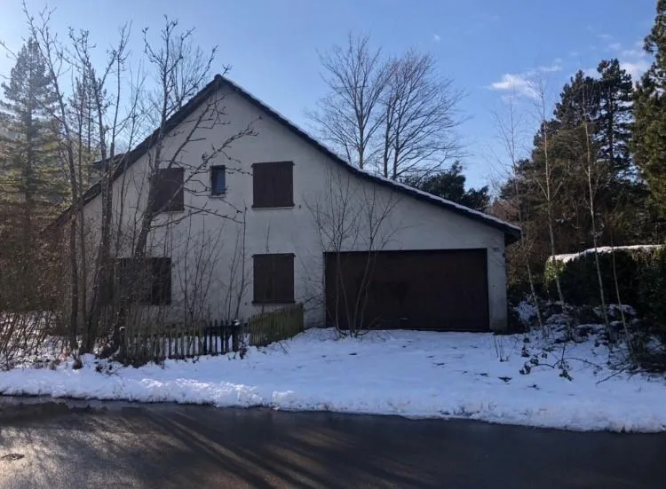 Seit Jahren verlassen: Das Geisterhaus in Ebmatingen., , , ,