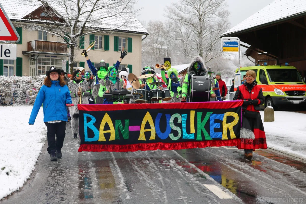 190311_kinderumzug%20auslikon_125_preview Am 7. März findet in Auslikon ein Kinderumzug der Guggenmusik «Banausliker» statt.