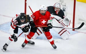 https-zueriost-ch-sites-default-files-elvis-media-2022-02-467257613_highres_preview_0-jpg Sinja Leemann bewährte sich bereits bei der letzten WM gegen Gastgeber Kanada, Sinja Leemann (rechts) und Alina Müller bei der verspäteten Ankunft in Peking., Sinja Leemann im heimischen Gossau.