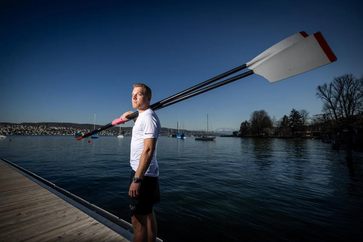 sport_10022022_moeckli_crm_13_preview Der Hinwiler Roman Möckli verlor auf dem Atlantik-Abenteuer rund 12 kg an Körpergewicht., Möckli und seine Kollegen bereiteten sich minutiös auf das Rennen vor., Das Team Swiss Raw mit Möckli vor dem Start auf La Gomera., Für Möckli und seine Kollegen war aufgeben nie eine Option.