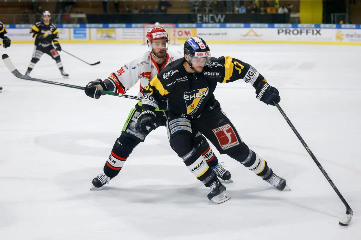 https-zueriost-ch-sites-default-files-elvis-media-2022-03-sport_05032022_ehwetzikon_crm_06_preview-jpg Routinier Timon Vesely (rechts) besiegelte mit seinem 2:0 im Startspiel den Wetziker Sieg.