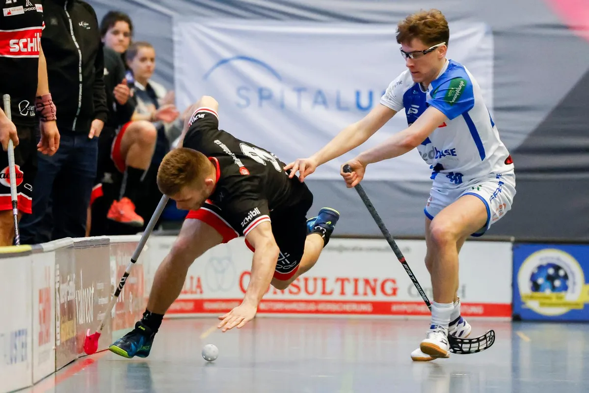 Aus dem Tritt gekommen: Usters Martin Prazan (l.) gegen Noel Seiler (GC).