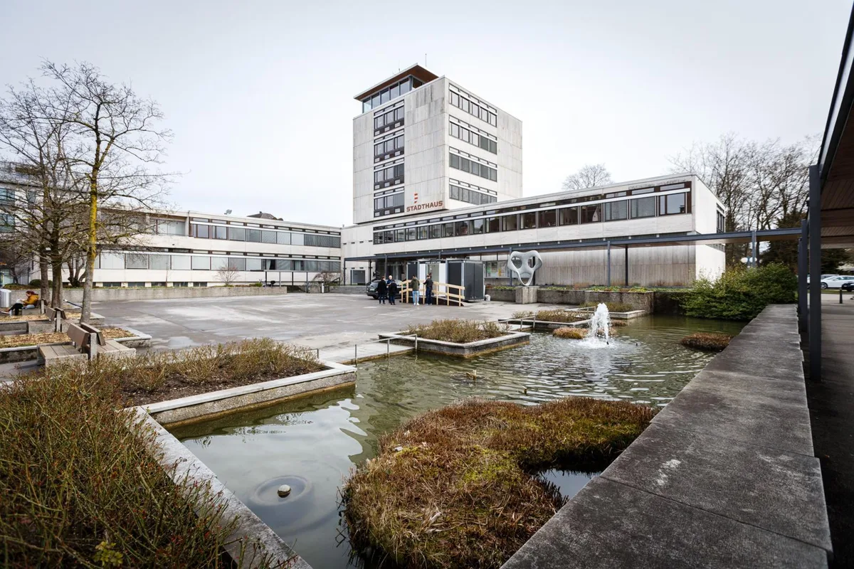 https-zueriost-ch-sites-default-files-elvis-media-2022-03-uster_0403016_stadthaus_naz-15_preview-jpg Die FDP Uster will, dass die Stadt für nachhaltige Finanzen sorgen muss.
