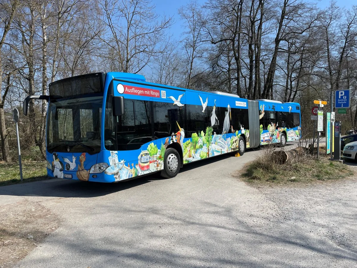 vzo2_preview Der neue VZO-Bus im Ringo-Design., Die Konzerte von Andrew Bond am Sonntag in der Silberweide waren ein Publikumsrenner.