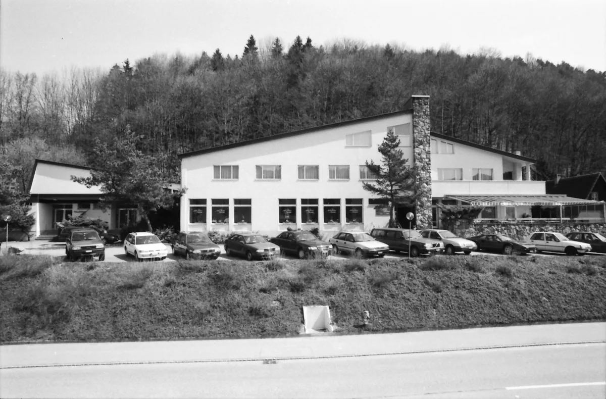 abc-b%c3%a4ren%20landgasthof%2096_0002_preview Der Landgasthof Bären war einst ein beliebter Treffpunkt in Turbenthal., Im Jahr 2013 hatte schliesslich seine letzte Stunde geschlagen., Er musste einem Bauprojekt für vier Mehrfamilienhäuser weichen.