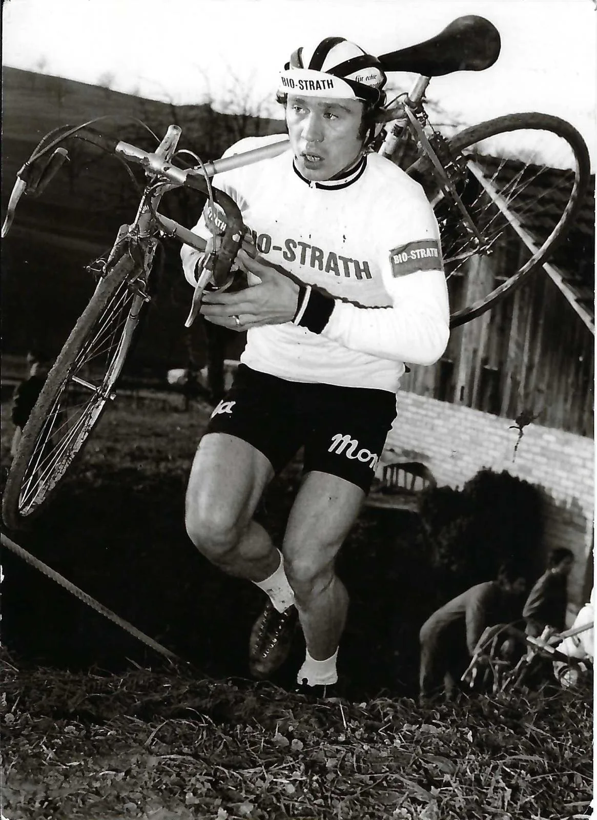 hermann%20gretener%20in%20aktion_preview_0 Hermann Gretener am Radquer Gansingen 1965.