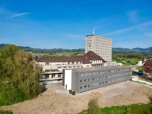https-zueriost-ch-sites-default-files-elvis-media-2022-04-dji_0582_preview-jpg Ist finanziell momentan gut aufgestellt: das GZO Spital Wetzikon.