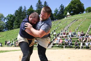 https-zueriost-ch-sites-default-files-elvis-media-2022-04-sport_11072021_schwingenbachtel_dku_21_preview-jpg Duell von Routiniers: Roman Schnurrenberger (rechts) und Fabian Kindlimann im Schlussgang des Bachtel-Schwinget 2021.