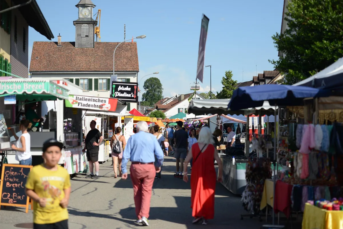 Über das kommende Wochenende vom 21. bis 22. Mai findet sowohl der Mai Markt wie auch die Näniker Chilbi statt.