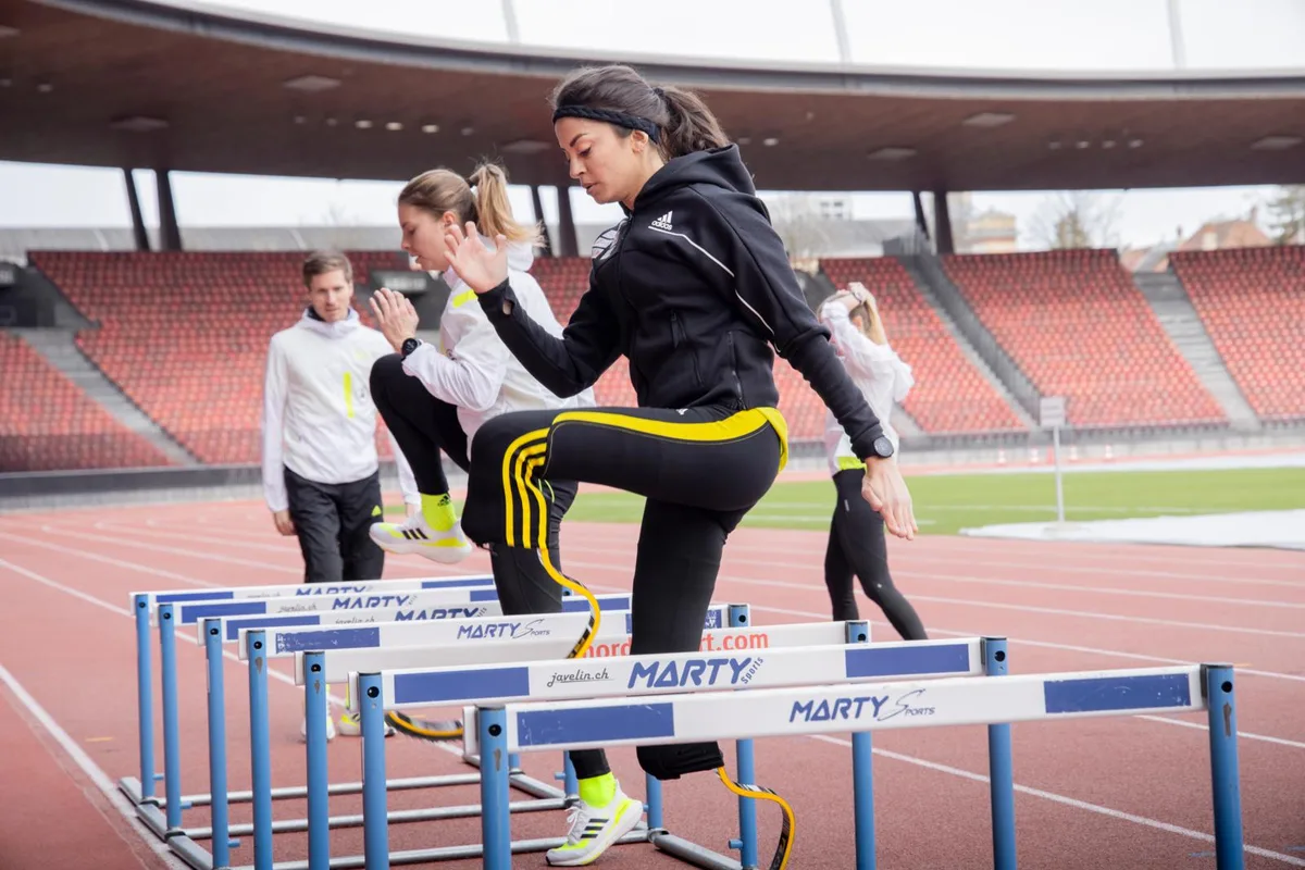 https-zueriost-ch-sites-default-files-elvis-media-2022-05-photographer%2520reto%2520albertalli%2520for%2520adidas_preview-jpg Seit 2018 ist sie Profi: Abassia Rahmani beim Training im Zürcher Letzigrund.