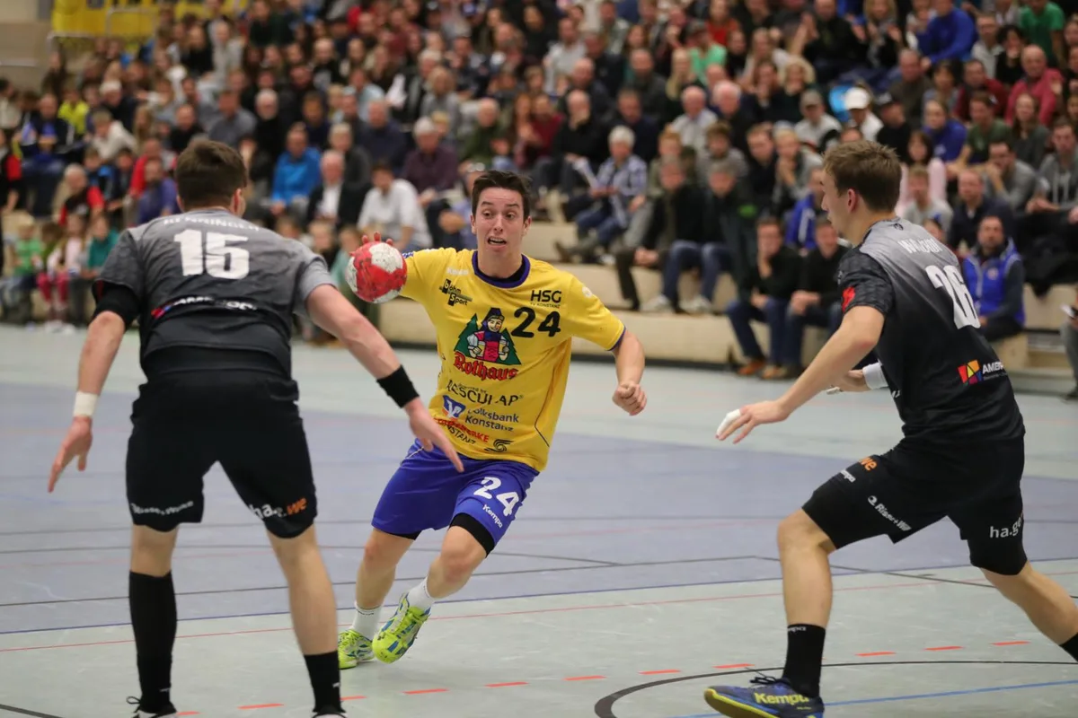 pp3f1243_preview Denker und Lenker in Konstanz: Der Ustermer Handballer Tim Jud. (Archivbild: Peter Pisa)