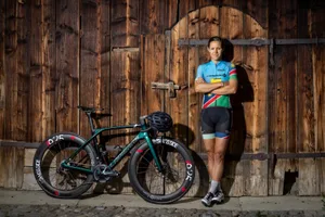 sport_06072021_olympia_crm_4_preview Den Olympischen Traum zweimal erfüllt: Vera Looser startete in Rio 2016 und fünf Jahre später in Tokio im Strassenrennen., Lara Krähemann gewann 2019 den Preis der Egger Sportlerin des Jahres., Sie konzentriert sich jetzt aufs Rennvelo: Das Mountainbike braucht Annika Liehner nur noch zum Training.
