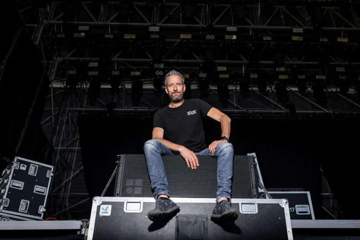 rockthering-patrickhofstetter-event-hinwil-crm-8_preview Blickt auf eine lange Zeit in der Eventbranche zurück: Päde Hofstetter., Hofstetter und das «Rock the Ring»: Der heute 49-Jährige ist Mitbegründer des Festivals., Miteigentümer: Noch heute ist Hofstetter Mitbesitzer des Pirates in Hinwil., Anyvents Gossau: Als Geschäftsführer gemeinsam mit Maja Graf und Thomas von Allmen, organisierte Hofstetter Konzerte., Wie beispielsweise das Gotthard-Konzert in der Eishalle Wetzikon 2008., Auch das Pubfestival geht auf eine Initiative Hofstetters zurück.