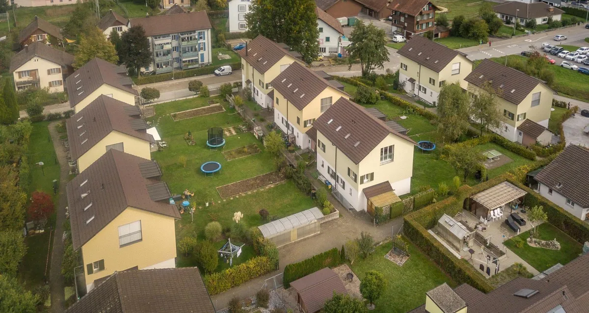 08-%20aussenansicht%20hofstrasse_preview Entspannung auf dem Wetziker Wohnungsmarkt angestrebt. Im Bild: Gemeinnützige Wohnungen im Areal Schöneich.