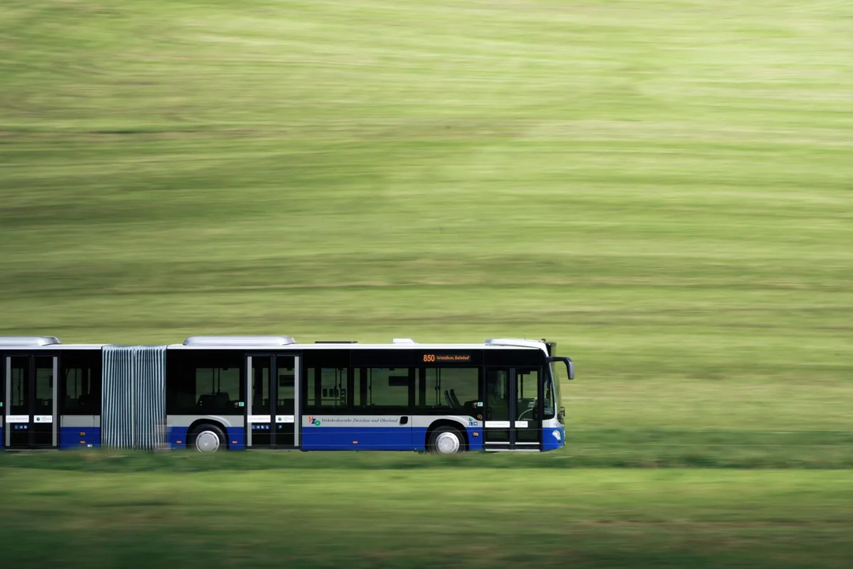 15032022_vzo_gr%c3%bcningen_bus_sommer_pd_preview Noch fahren Dieselbusse der VZO durch die Region. Ab nächstem Jahr wird die Flotte nach und nach elektrifiziert.