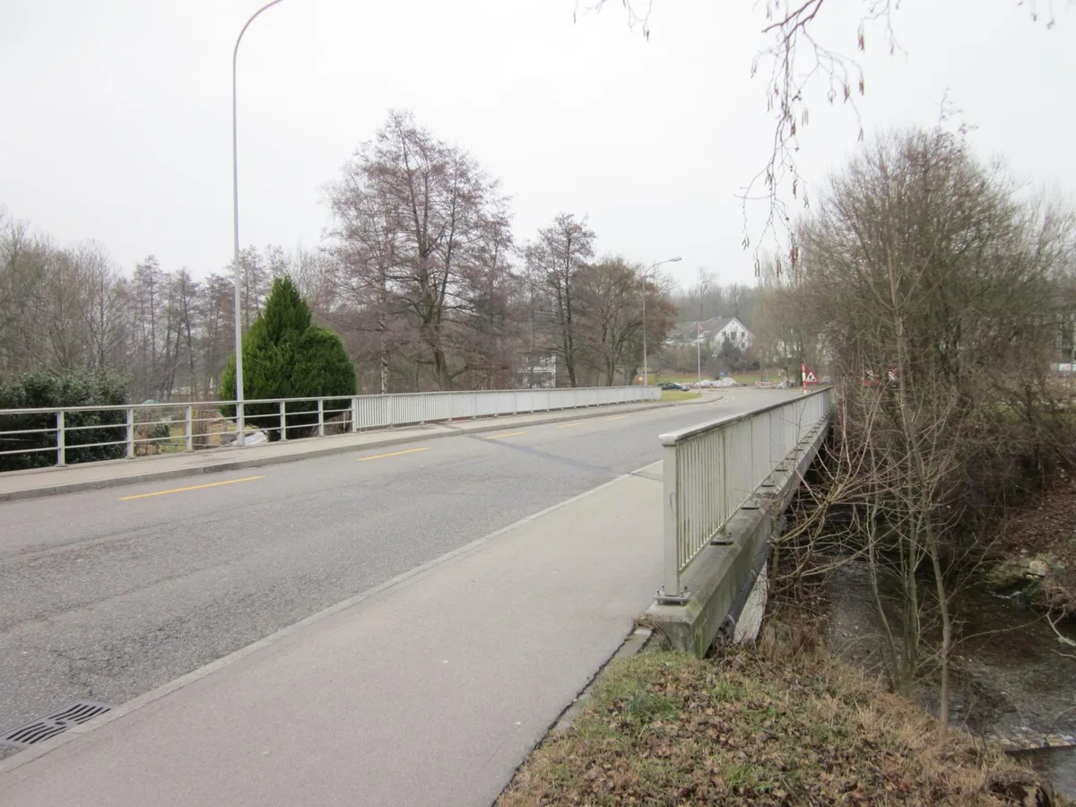 aabachbr%c3%bccke_niederuster_preview Wird derzeit auf Mängel überprüft: die Aabachbrücke in Niederuster.