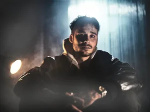 freezy-balkonfuerzwei-pressefotos-oliverbaer-0007_jpeg-highres_preview Der Rapper Freezy kämpfte längere Zeit mit psychischen Problemen. Er will anderen Mut machen, offen darüber zu sprechen.