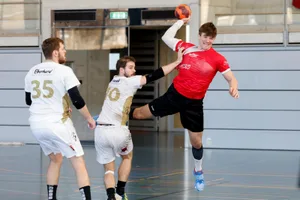 sport_12022022_hbuster_crm_12_preview Seine Tore werden fehlen: Usters Peter Balsiger wechselt in die NLB., TVU-Trainer Walter Flessati war zum Ende der Saison zurückgetreten.