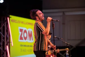 zom-messe-eroeffnung-wetzikon-sbo-3_preview Volles Rohr: The 2nd Trail rockten an der Eröffnung. , «Es waren harte zwei Jahre.» Messe-Chef Andreas Künzli., «Die ZOM findet genau zur rechten Zeit statt»: Der Wetziker Stadtpräsident Pascal Bassu. , Regierungsrat Mario Fehr verteilte nach seiner Rede Sackmesser. , Die Geschäftsführerin der ZOM Event GmbH, Simone Pauchard, zählte auf, was es an der ZOM alles gibt., So sah es nicht nur am Eröffnungsapéro aus, auch sonst war die ZOM bereits am ersten Tag gut besucht.