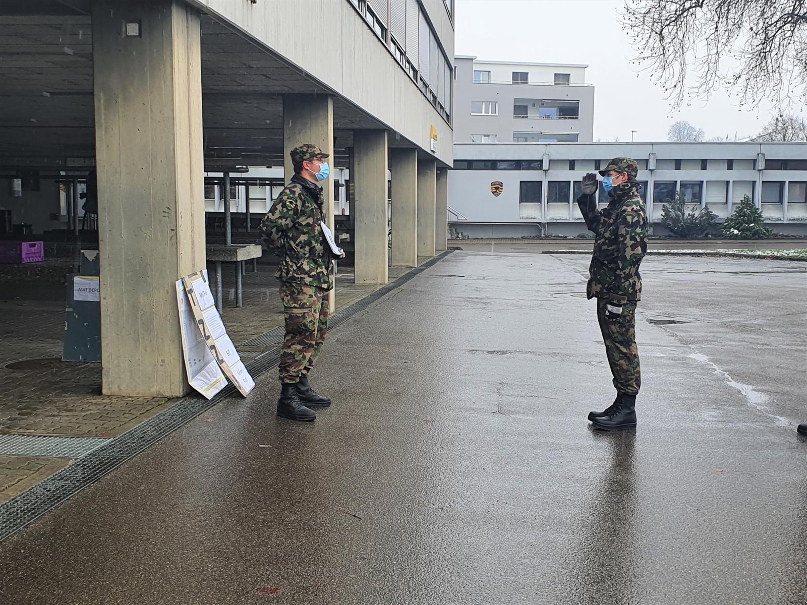 Auf dem Waffenplatz Dübendorf werden Nachrichtensoldaten der Luftwaffe ausgebildet.