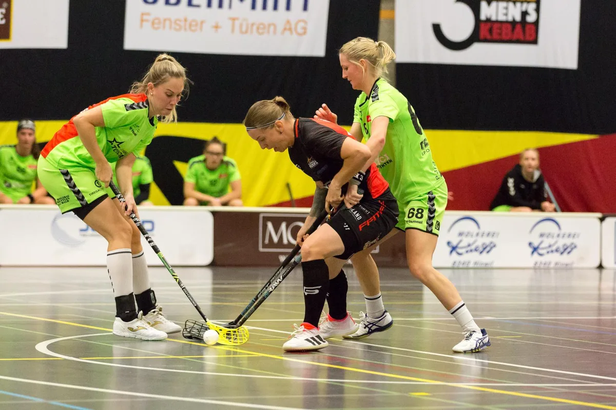 51516677953_48737a75b0_k_preview Die beiden besten Laupner Skorerinnen sind weiterhin dabei: Vanessa Kapp (links) und die Tschechin Hanka Lackova.